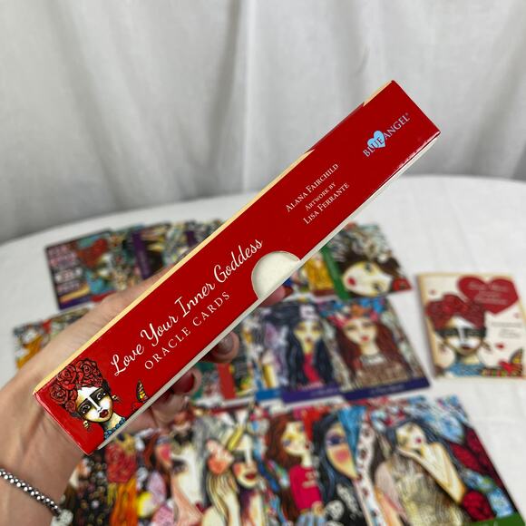 💋 Alana Fairchild Love Your Inner Goddess Oracle Card Deck & Guidebook Box Set - Picture 8 of 16